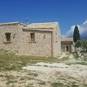 Casa di campagna Vecchio Baglio Cofano, Custonaci
